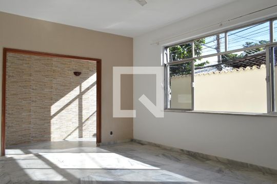 Sala de casa de condomínio à venda com 5 quartos, 308m² em Pechincha, Rio de Janeiro