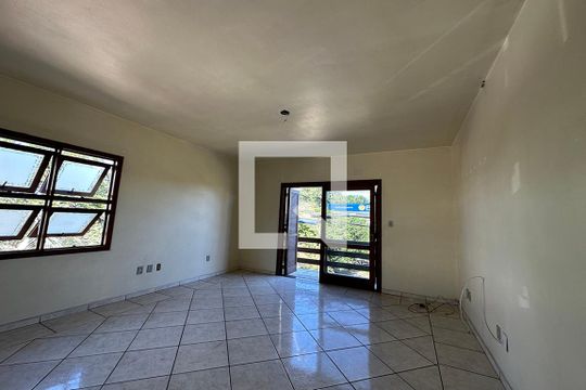 Casa para alugar com 3 quartos, 190m² em Scharlau, São Leopoldo
