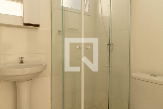 Banheiro de apartamento para alugar com 1 quarto, 30m² em Vila Guilhermina, São Paulo