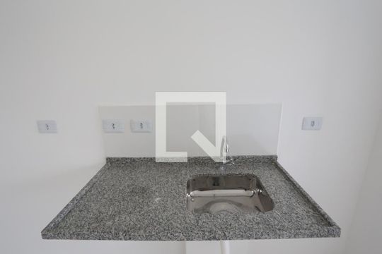 Cozinha de apartamento para alugar com 1 quarto, 30m² em Vila Guilhermina, São Paulo