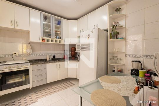 Cozinha de casa de condomínio à venda com 2 quartos, 58m² em Chácara Seis de Outubro, São Paulo
