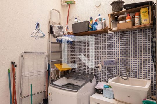 Área de Serviço de casa de condomínio à venda com 2 quartos, 58m² em Chácara Seis de Outubro, São Paulo