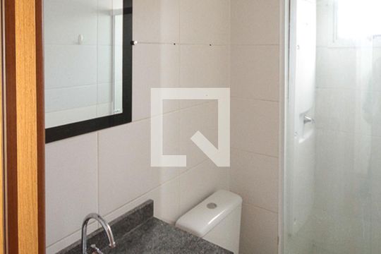Banheiro de apartamento para alugar com 2 quartos, 45m² em Jardim Colonial, São Paulo