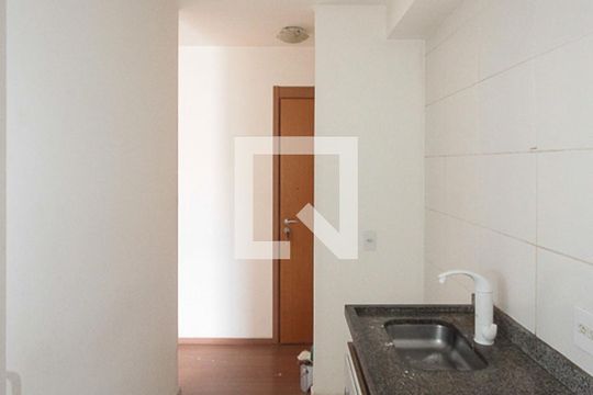 Cozinha de apartamento para alugar com 2 quartos, 45m² em Jardim Colonial, São Paulo