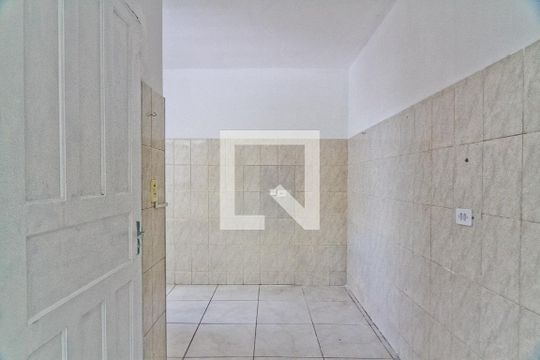 Cozinha de casa para alugar com 1 quarto, 50m² em Vila Baruel, São Paulo
