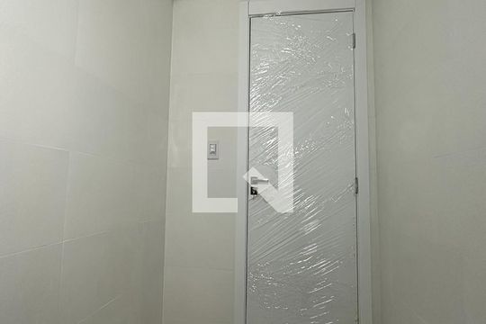 Banheiro de apartamento à venda com 2 quartos, 57m² em Scharlau, São Leopoldo