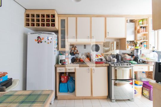 Cozinha de apartamento à venda com 2 quartos, 122m² em Santana, Porto Alegre