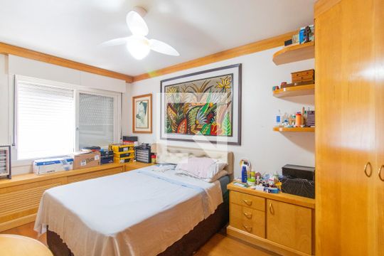 Quarto 1 de apartamento à venda com 2 quartos, 122m² em Santana, Porto Alegre
