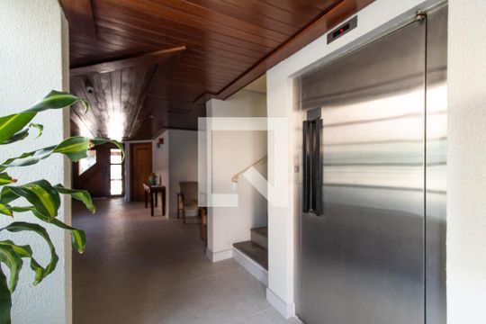 Elevador de apartamento à venda com 2 quartos, 122m² em Santana, Porto Alegre