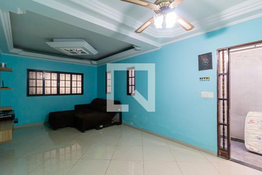 Sala de casa para alugar com 3 quartos, 200m² em Vila Maria Rosa, Ferraz de Vasconcelos