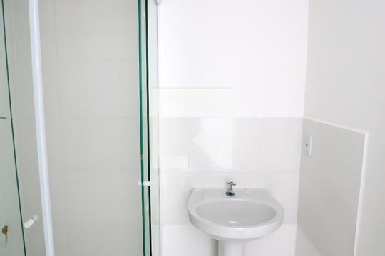 Banheiro de apartamento à venda com 1 quarto, 29m² em Vila Guilhermina, São Paulo
