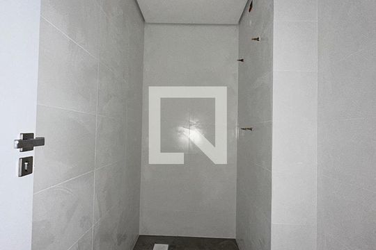 Banheiro de apartamento à venda com 2 quartos, 57m² em Scharlau, São Leopoldo