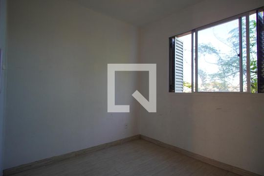 Quarto  de apartamento à venda com 2 quartos, 51m² em Rubem Berta, Porto Alegre