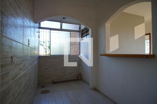 Cozinha  de apartamento à venda com 2 quartos, 51m² em Rubem Berta, Porto Alegre
