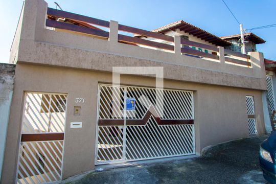 Fachada de casa à venda com 3 quartos, 312m² em Vila Tibiriçá, Santo André