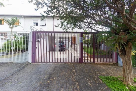 Fachada de casa para alugar com 4 quartos, 257m² em Instituto de Previdencia, São Paulo