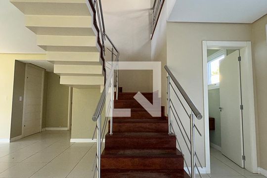 Escada de casa à venda com 4 quartos, 300m² em Campestre, São Leopoldo