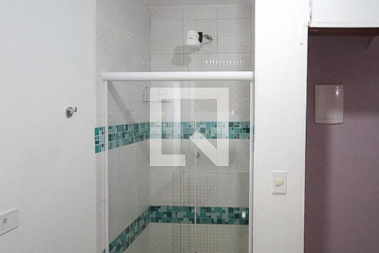 Banheiro casa 02 de casa à venda com 5 quartos, 400m² em Vila Lúcia, São Paulo