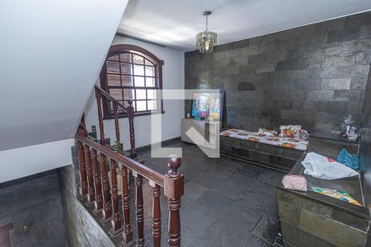 Casa à venda com 4 quartos, 360m² em Santa Amelia, Belo Horizonte