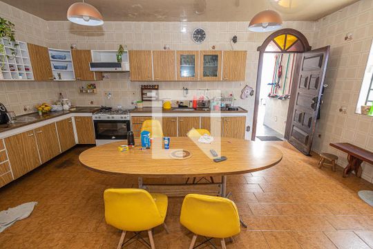Cozinha de casa à venda com 4 quartos, 360m² em Santa Amelia, Belo Horizonte