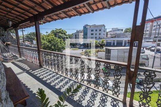 Varanda de casa à venda com 4 quartos, 360m² em Santa Amelia, Belo Horizonte