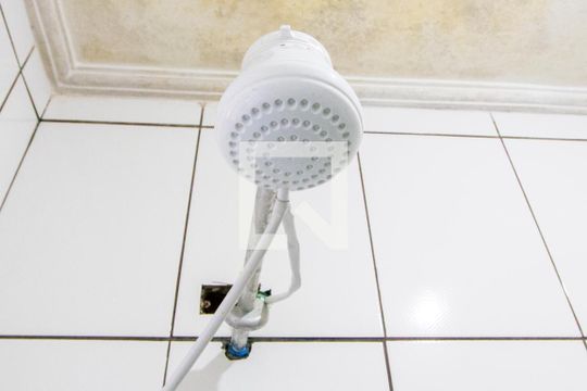 Banheiro social de casa à venda com 4 quartos, 160m² em Jardim Ocara, Santo André
