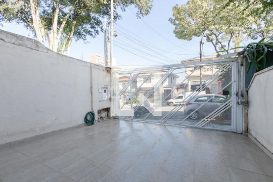 Garagem de casa à venda com 3 quartos, 137m² em Jardim Aeroporto, São Paulo