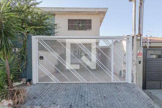 Fachada de casa à venda com 3 quartos, 137m² em Jardim Aeroporto, São Paulo