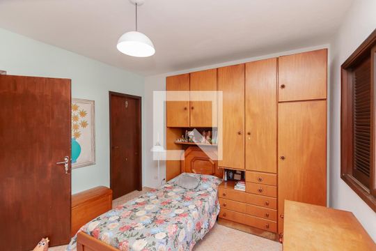 Suíte de casa à venda com 3 quartos, 137m² em Jardim Aeroporto, São Paulo