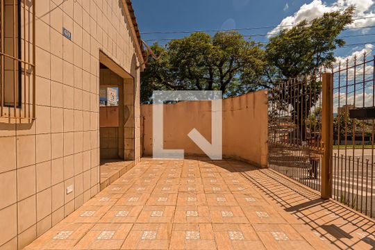 Garagem de casa para alugar com 2 quartos, 199m² em Vila Augusta, Guarulhos