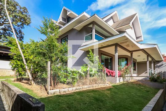 Fachada de casa à venda com 5 quartos, 800m² em Frei Leopoldo, Belo Horizonte