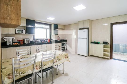 Cozinha de casa à venda com 5 quartos, 800m² em Frei Leopoldo, Belo Horizonte