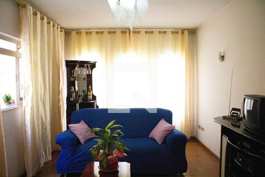 Casa à venda com 3 quartos, 237m² em Jardim Peri, São Paulo