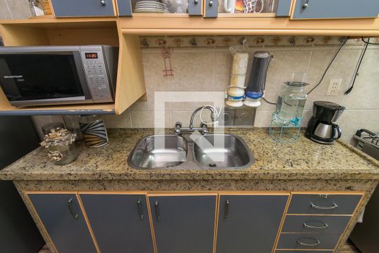 Cozinha de apartamento à venda com 2 quartos, 82m² em Olaria, Rio de Janeiro
