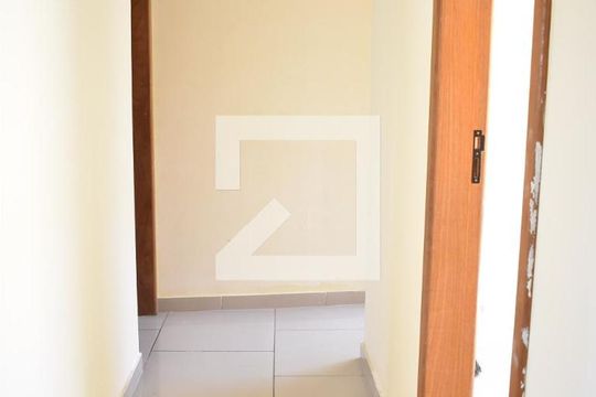 Corredor de casa para alugar com 3 quartos, 80m² em Campo Grande, Rio de Janeiro