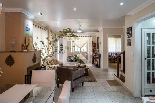 Casa de Condomínio à venda com 6 quartos, 290m² em Ipanema, Porto Alegre