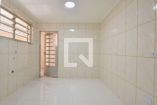 Cozinha  de casa à venda com 4 quartos, 159m² em Jardim Aeroporto, São Paulo