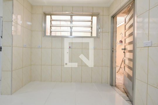 Cozinha  de casa à venda com 4 quartos, 159m² em Jardim Aeroporto, São Paulo