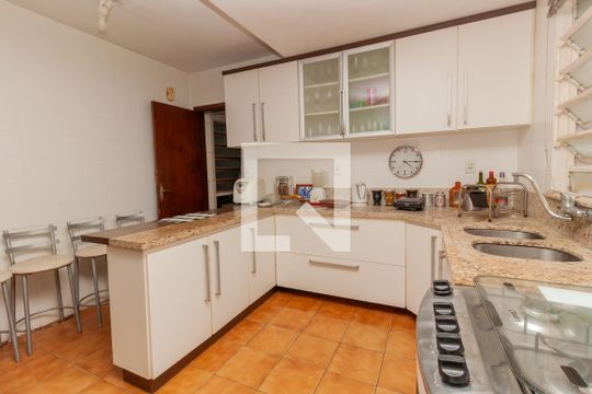 Cozinha de casa à venda com 4 quartos, 200m² em Mauá, Novo Hamburgo