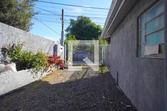 Pátio de casa à venda com 4 quartos, 110m² em Rubem Berta, Porto Alegre