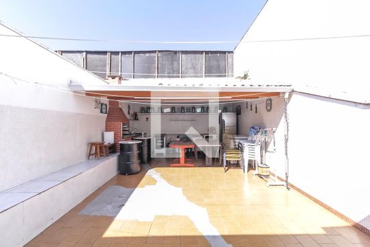 Churrasqueira de casa para alugar com 3 quartos, 249m² em Vila Lucia, São Paulo