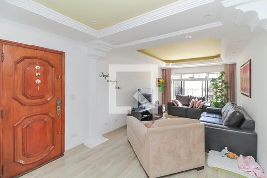 Casa para alugar com 3 quartos, 249m² em Vila Lucia, São Paulo