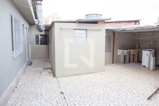 Quintal de casa à venda com 5 quartos, 400m² em Centro, Diadema