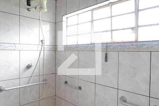 Banheiro de casa para alugar com 5 quartos, 300m² em Cavalhada, Porto Alegre