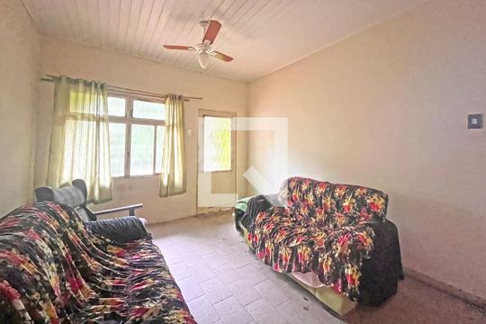 Casa para alugar com 5 quartos, 300m² em Cavalhada, Porto Alegre