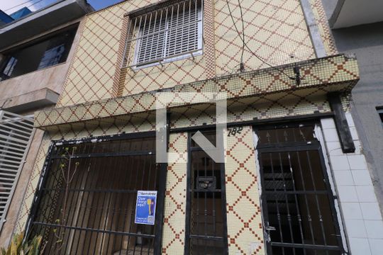 Fachada de casa à venda com 2 quartos, 125m² em Vila Antonieta, São Paulo