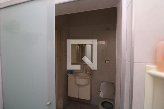 Banheiro de casa à venda com 2 quartos, 125m² em Vila Antonieta, São Paulo
