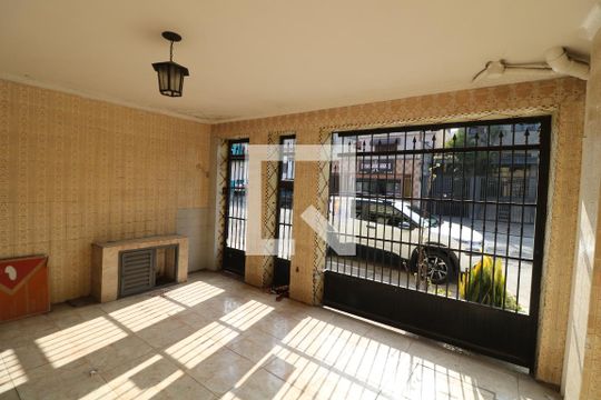 Garagem de casa à venda com 2 quartos, 125m² em Vila Antonieta, São Paulo