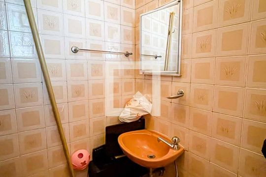 Banheiro de casa à venda com 3 quartos, 160m² em Parque Peruche, São Paulo