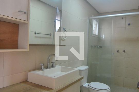 Banheiro de apartamento à venda com 1 quarto, 58m² em Nossa Senhora das Graças, Canoas
